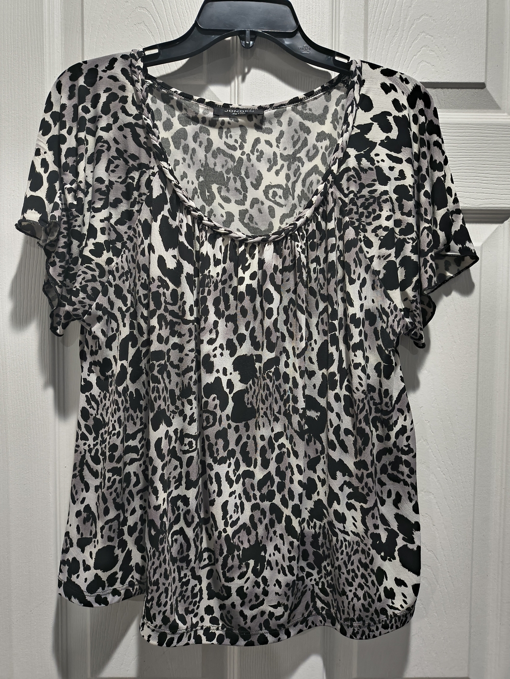 Animal Print Short Sleeve Blouse - Black & Light Grayish